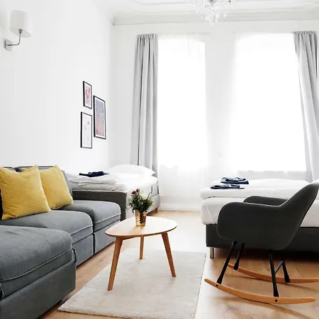 Greif By Rockchair Apartments L Superhost Status L 2 Bedrooms Boxspringbeds In City Center - Cozy Family & Business Flair Welcomes You! Berlin Exterior photo