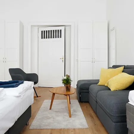 Greif By Rockchair Apartments L Superhost Status L 2 Bedrooms Boxspringbeds In City Center - Cozy Family & Business Flair Welcomes You! Berlin Exterior photo